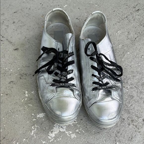Golden Goose Other - Distressed Golden Goose Ray low tops